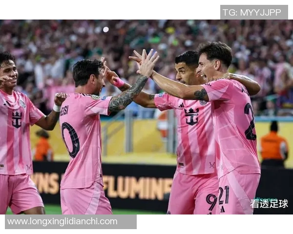 足球明星齐聚巴黎激情奔袭引发全球关注与热议